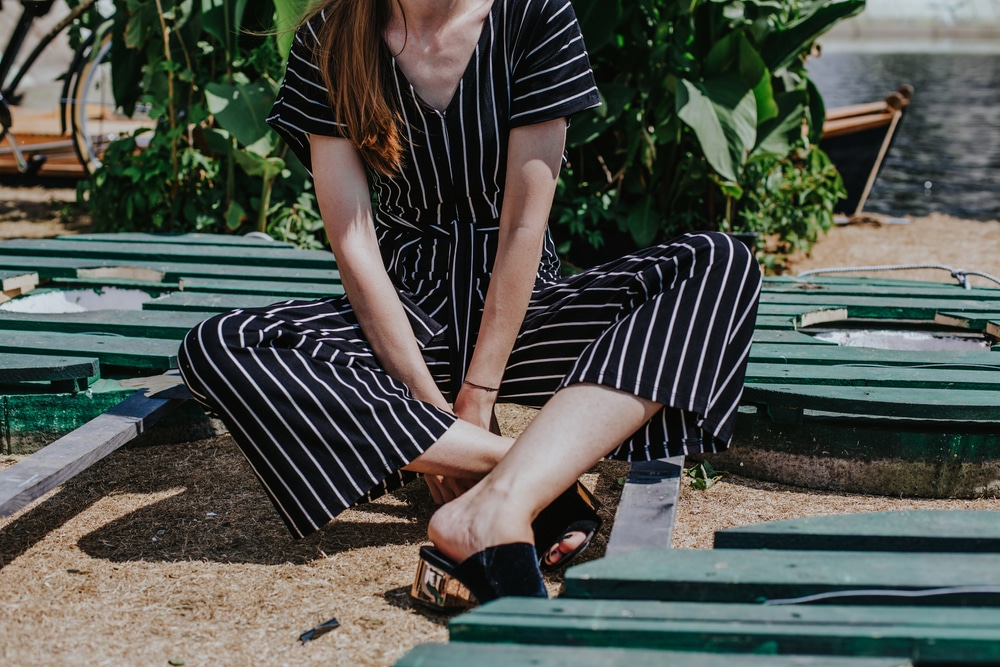 Quels accessoires pour sublimer une combinaison noire ?